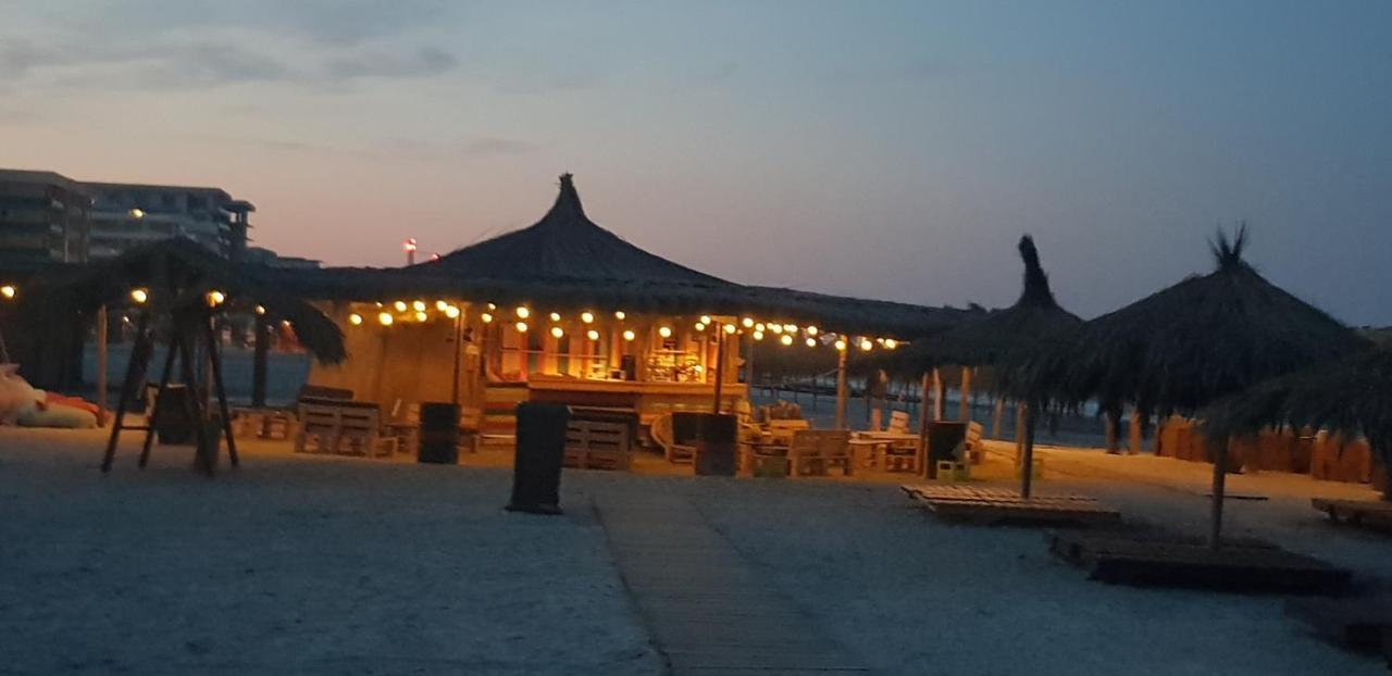 Апартаменты Garsoniera Papaya Beach Нэводари Экстерьер фото